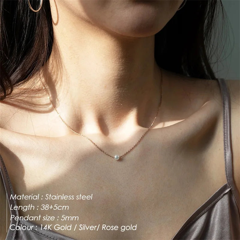 Faux Pearl Pendant Choker