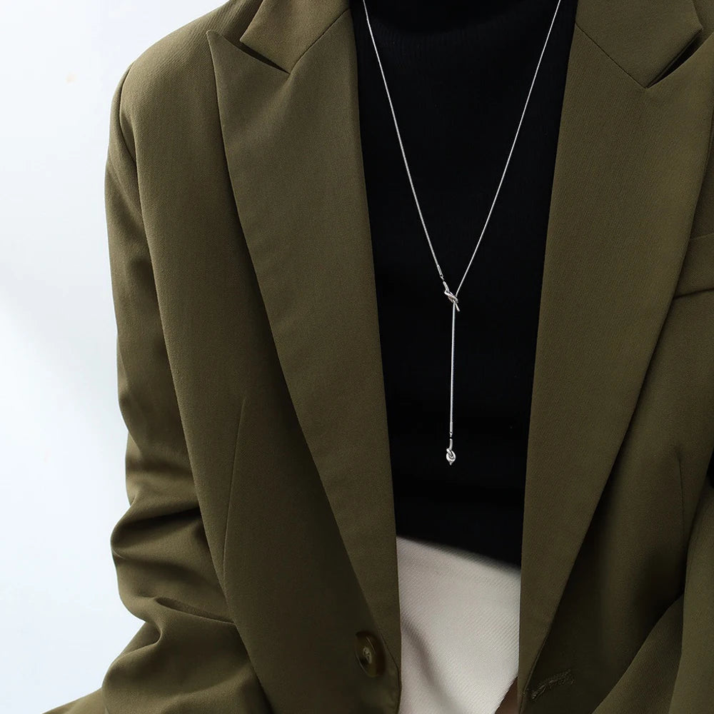 Long Y-shaped necklace with cross knot
