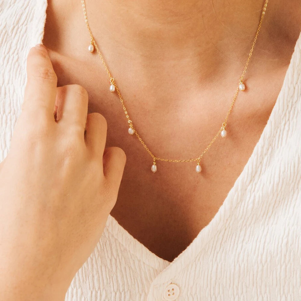 Thin Clavicle Chain with Pearl Pendant