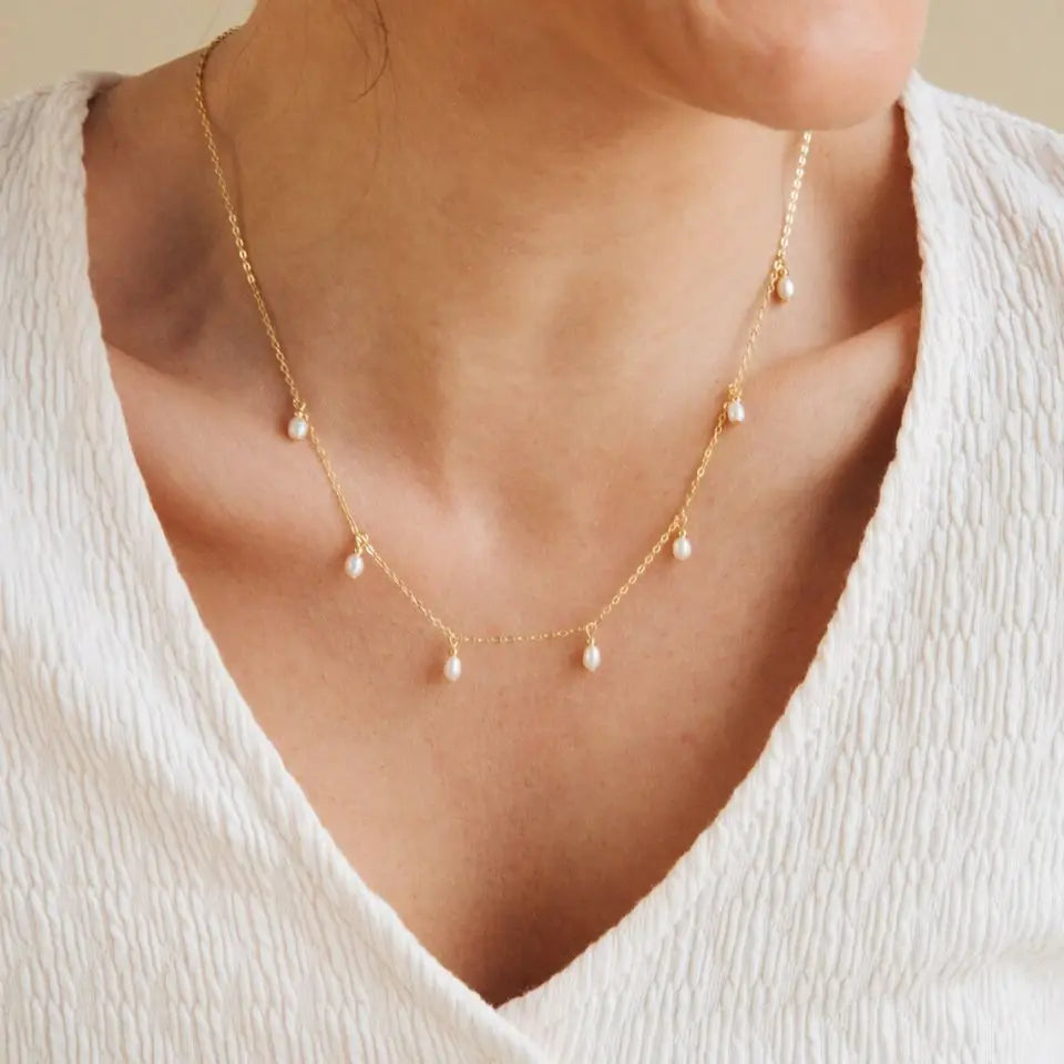 Thin Clavicle Chain with Pearl Pendant