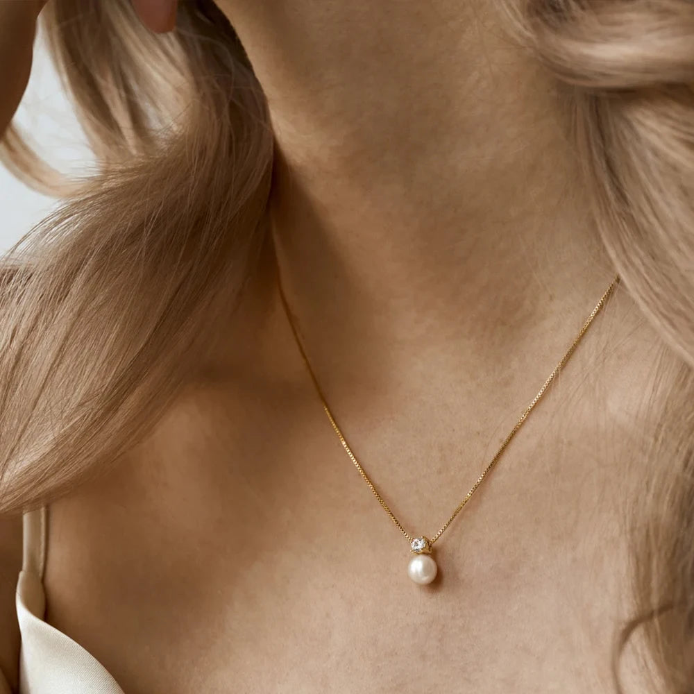 Classic Gold Plated Imitation Pearl Pendant Necklace