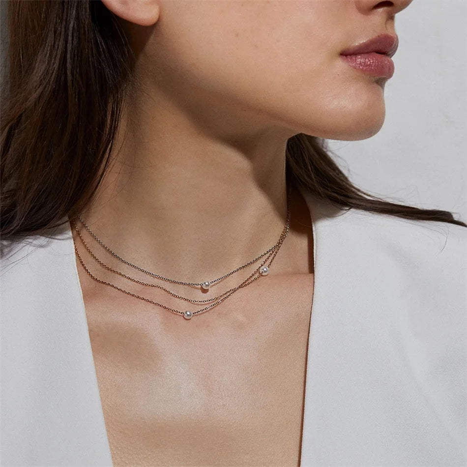 Faux Pearl Pendant Choker