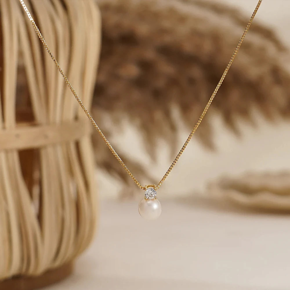 Classic Gold Plated Imitation Pearl Pendant Necklace