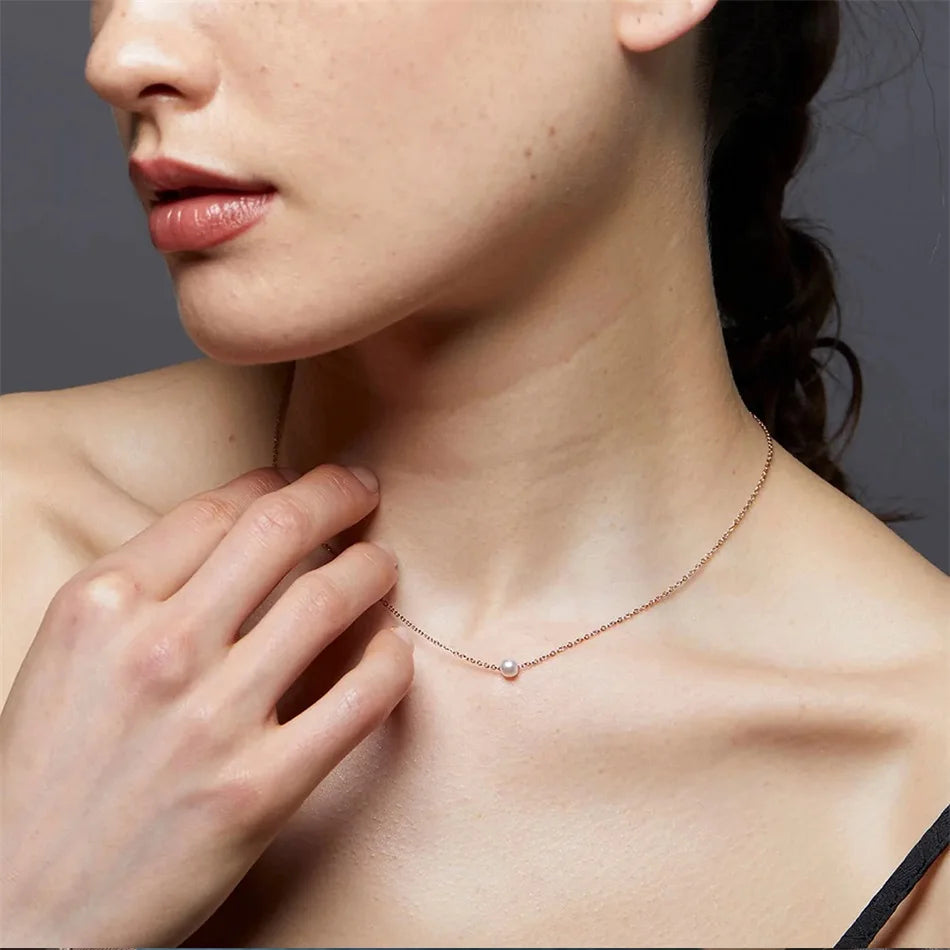 Faux Pearl Pendant Choker