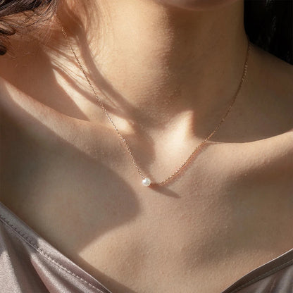 Faux Pearl Pendant Choker