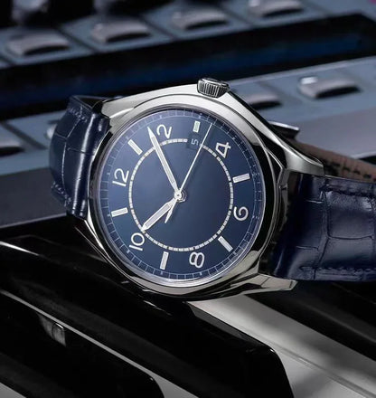 Luxury lightweight men's wristwatch, automatic movement
