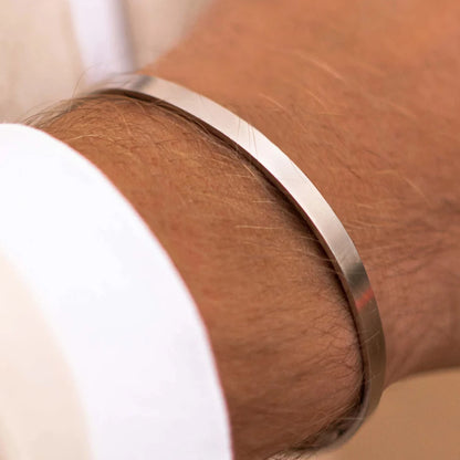 Unisex Platinum Bracelet for Men, Lightweight and High Quality.