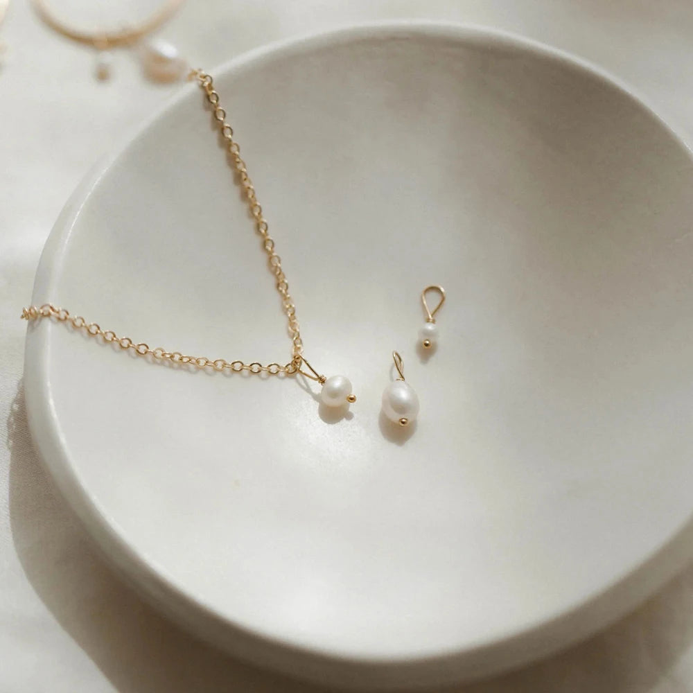 Freshwater Pearl Pendant Necklace