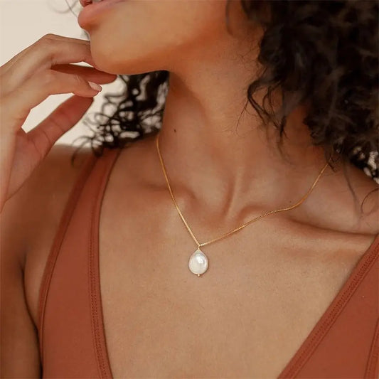 Freshwater Pearl Oval Pendant Necklace