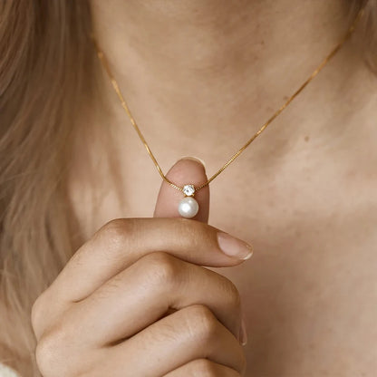 Classic Gold Plated Imitation Pearl Pendant Necklace