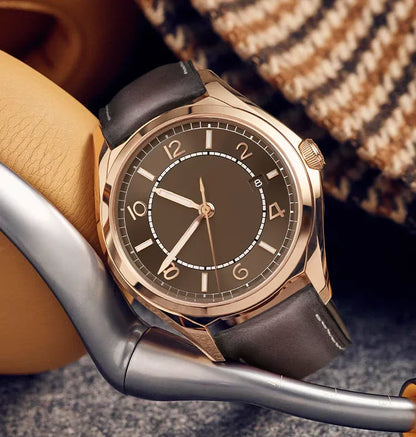 Luxury lightweight men's wristwatch, automatic movement