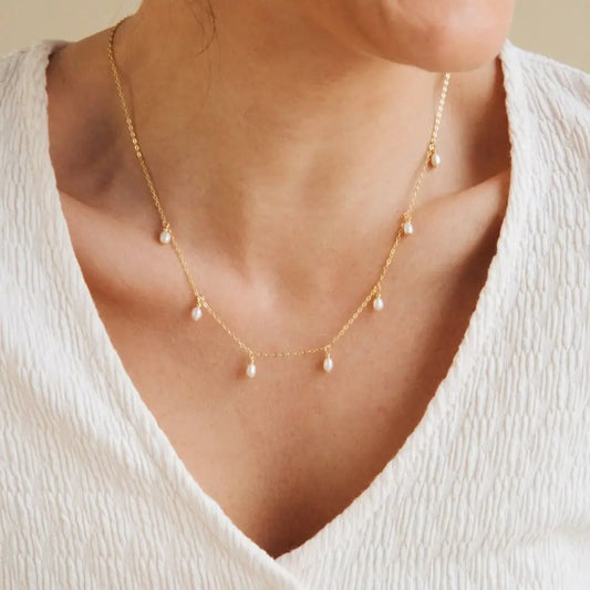 Thin Clavicle Chain with Pearl Pendant