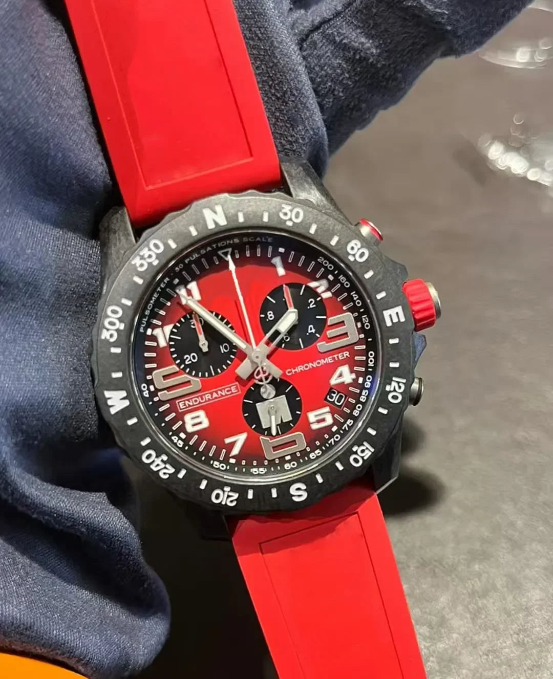 Professional endurance sports watch with quartz movement